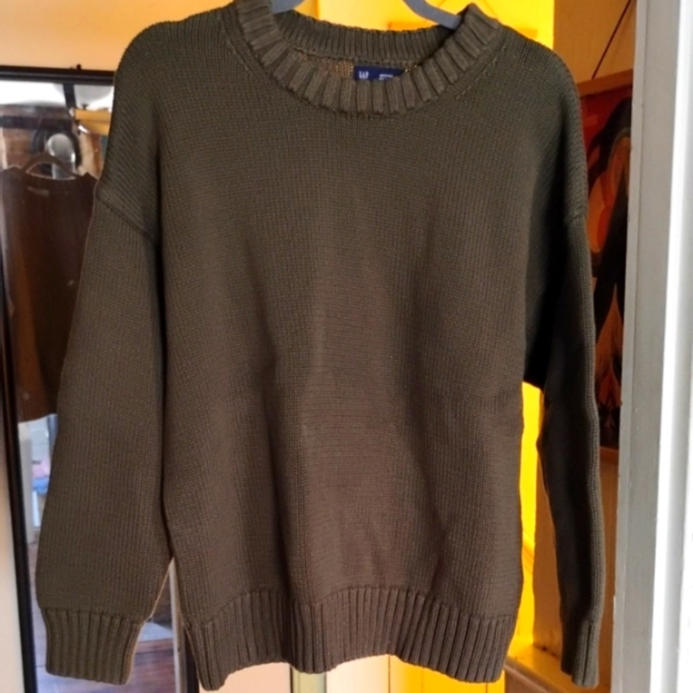 women's medium gap olive green sweater